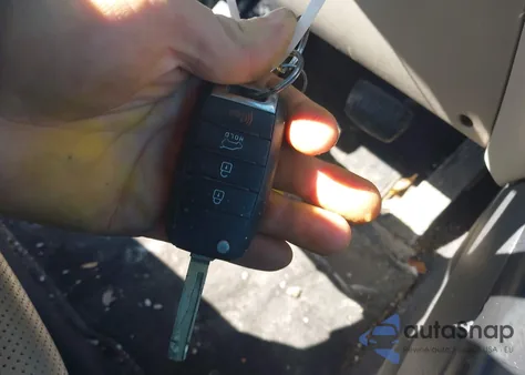 2016 Kia Sorento 2.4L Lx z USA, uszkodzony, nr VIN 5XYPGDA36GG037651